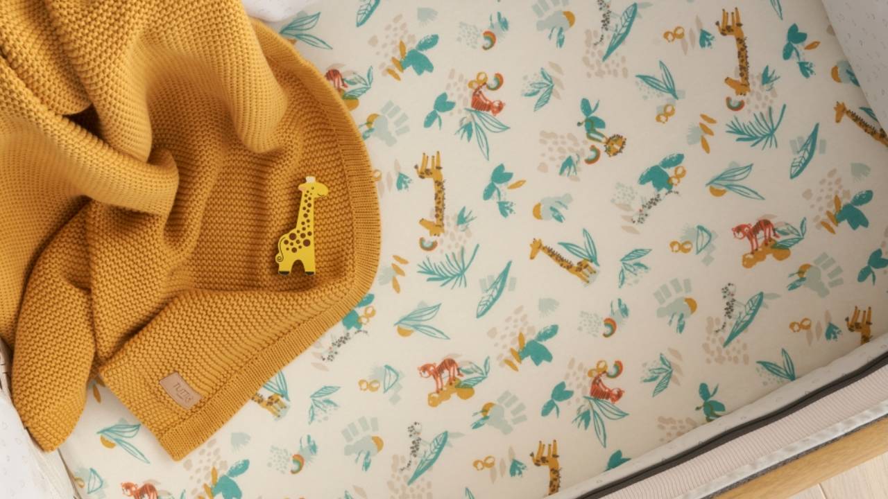 What-Sheets-Fit-on-the-Tutti-Bambini-CoZee-Cot-Bed